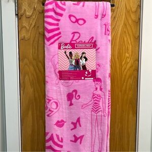NWT Barbie Oversized Throw Blanket Pink 50x70 Plush Soft Mattel